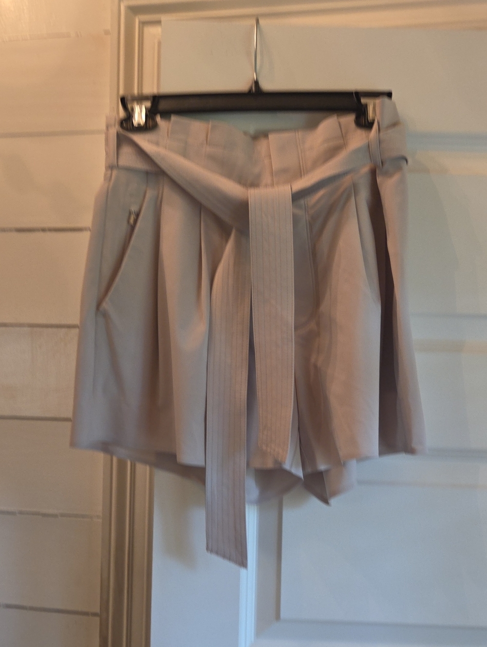 Athleta Light Beige High-Waist Pleated Tie-Front Skort